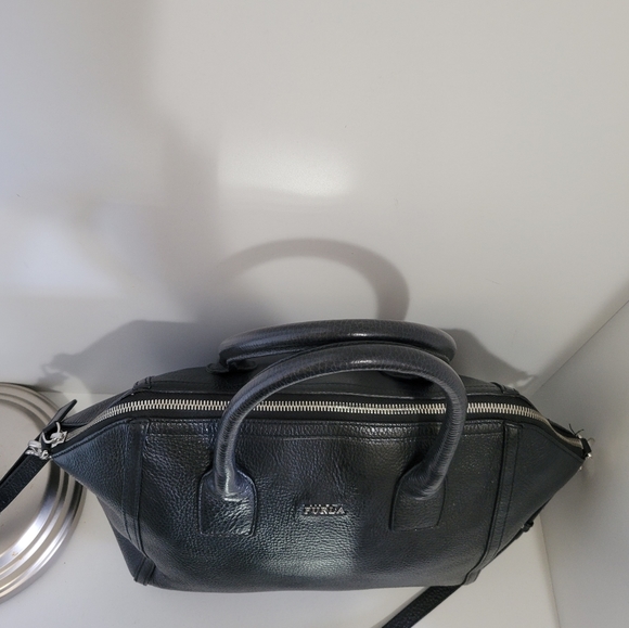 Like new!Furla Black Pebbled Leather Crossbody/Shoulder Bag - Picture 10 of 13